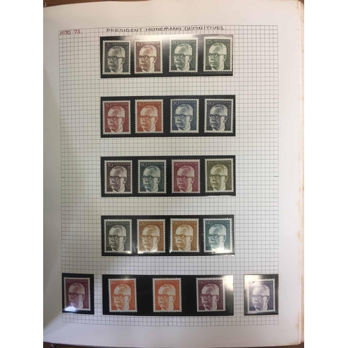 3390 - 1970-76 Federal Republic issues majority mint inc. booklets, booklet panes, coils, imprints, mini-sh... 