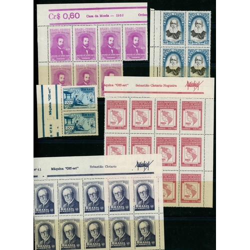 466 - ACCUMULATION OF 1930s/50s MINT MULTIPLES: Large qty. of unmounted mint values in blocks, irregular m... 