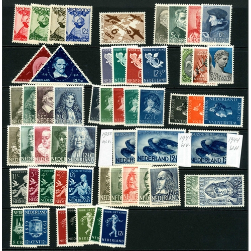 918 - 1930-1940 MINT COLLECTION ON STOCK SHEETS: Comprehensive range of mint (much unmounted) issues inc. ... 