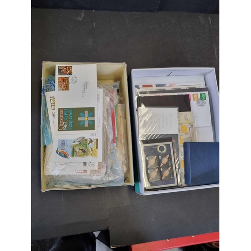 1486 - DECIMAL PRESENTATION PACKS & FDCs: Two shoeboxes with nineteen 2012 Olympics sheetlets, binder pages... 