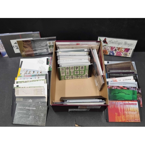 1491 - 2002-2017 PRESTIGE BOOKLET RANGE WITH DUPLICATION: Shoebox with large qty. of booklets plus a few pr... 