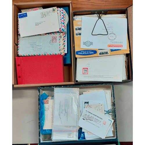 1204 - WORLDWIDE ASSORTED COVER MIXTURE: Three flat boxes and two albums containing covers, mainly from 193... 