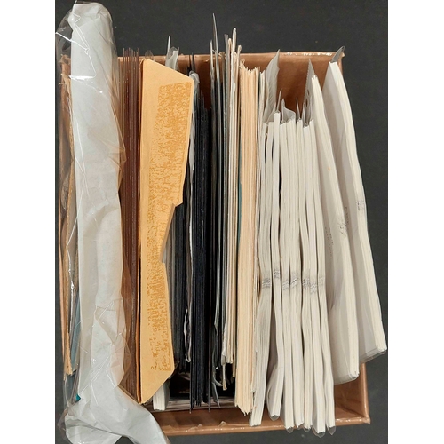 1222 - MISCELLANEOUS FOREIGN COLLECTIONS: Carton containing USA, mostly modern with mint multiples, souveni... 