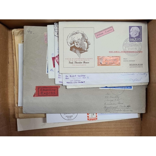 853 - REGISTERED/EXPRESS MAIL: Small box containing a collection of mainly Regd covers with Registration l... 