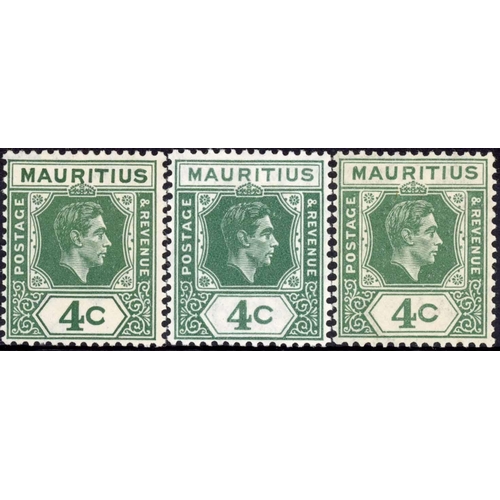 425 - 1938 4c GREEN: Two mint examples with open 