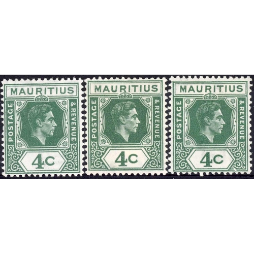 426 - 1938 4c GREEN: Two mint examples with open 