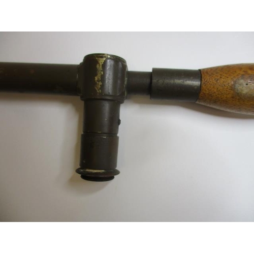 300 - A WW1 R & J Beck Ltd Officers periscope MK1X with a detachable handle 23 1/2