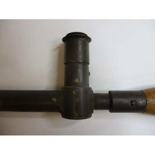 300 - A WW1 R & J Beck Ltd Officers periscope MK1X with a detachable handle 23 1/2