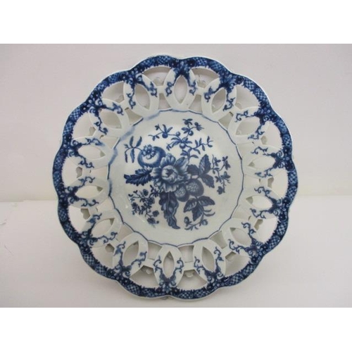 73 - A late 18th century Worcester dish with a lobed edge and pierced sides, encrusted with flower heads ... 