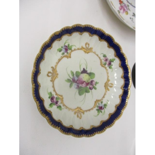 75 - Late 18th century English ceramics comprising a Minton saucer, 5 1/4