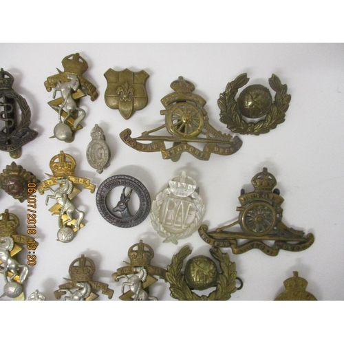 122 - Fifty mainly military badges to include RAF, The Boys Brigade, ARP and others