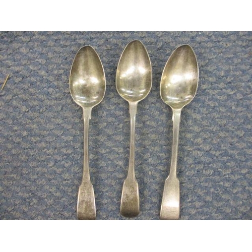 220 - A quantity of silver to include a blotter and teaspoons