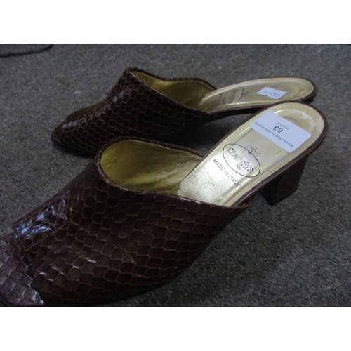 63 - A pair of ladies Church leather shoes, European size 38 1/2