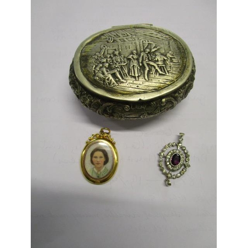 217 - A mixed lot to include a miniature in a 9ct gold frame, a silver stone set pendant and a Continental... 