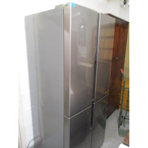 281 - A Hisense fridge freezer 71