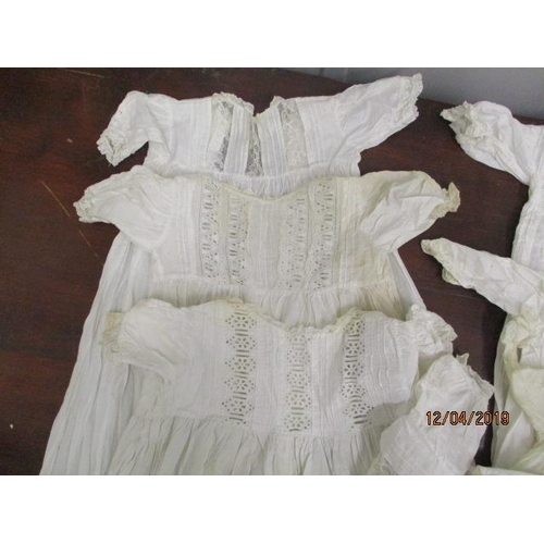 200 - Victorian and later childrens' silk and cotton clothing with lace detailing (10)