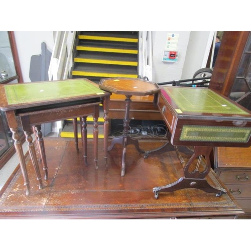 400 - A reproduction mahogany drop flap side table with gilt tooled inlaid, green leather top, single draw... 