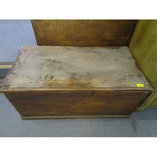 259 - A 19th century elm blanket box with twin carrying handles