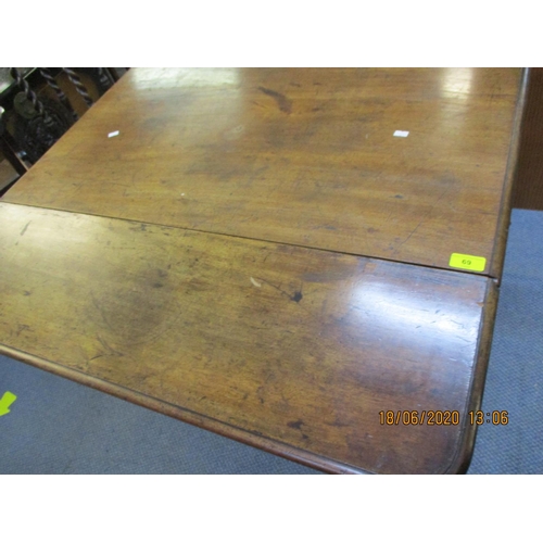 82 - A 19th century mahogany Pembroke style table on quatrofoil base, 28