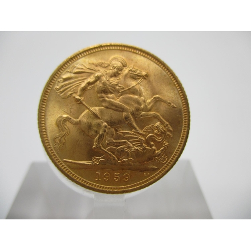 264 - An Elizabeth II gold full sovereign with St George to the obverse 1959