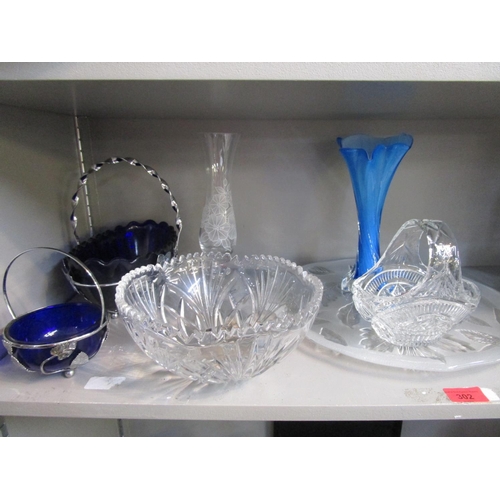 302 - A selection of table glass to include six decanters and stoppers, boxed set of drinking glasses and ... 