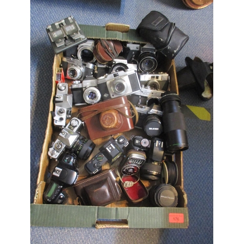 176 - A quantity of mixed vintage cameras and lenses to include Praktica, Minolta, Yashica, Mimy and other... 