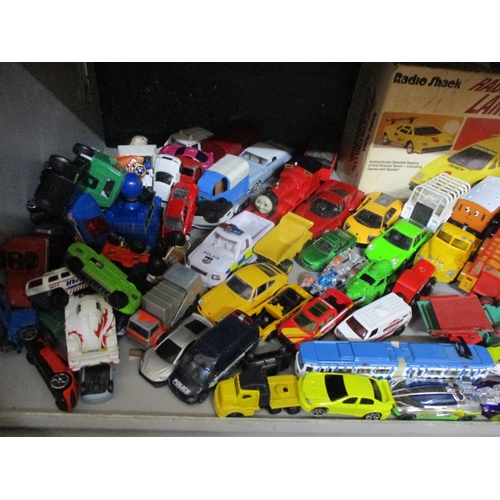 142 - Die cast model toy vehicles to include a radio controlled Lamborghini