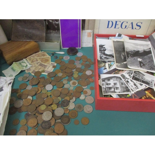 214 - A small quantity of coins and bank notes to include Georgian pennies, a Ten Shilling note and foreig... 