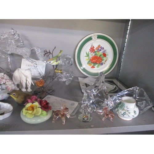 100 - Miscellaneous ceramics to include collectors plates, a Coalport Cornucopia style dish, bone china po... 