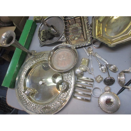 292 - A selection of silver plated items, together with a silver topped dressing table jar, white metal sp... 