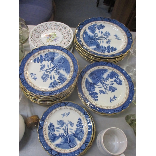 298 - Ceramics and glassware to include a decanter, various glasses, Booth Willow pattern plates and decor... 