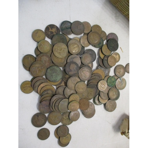 304 - A vintage lot to include a 1912 Hampstead Wanderers Football Club photo, a bag of old pennies and ot... 