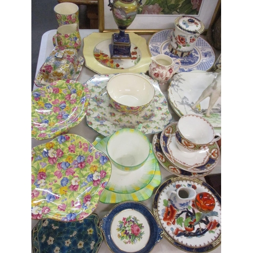 84 - Mixed Royal Winton to include Sweet Pea pedestal bon bon dishes, a Marguerite butter dish and cover ... 