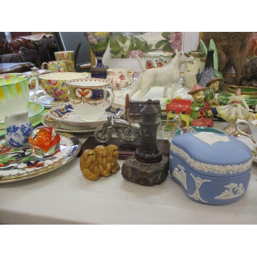 84 - Mixed Royal Winton to include Sweet Pea pedestal bon bon dishes, a Marguerite butter dish and cover ... 