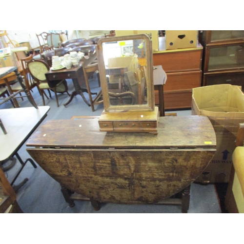 137 - A Georgian oak gate leg D-end dining table on turned legs 74 x 133.5 x 35cm (when unextended), 149cm... 