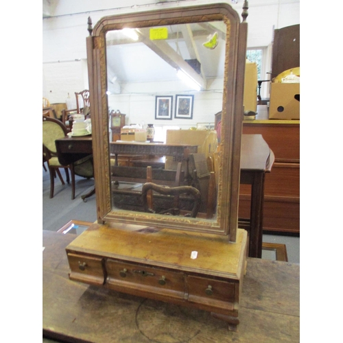 137 - A Georgian oak gate leg D-end dining table on turned legs 74 x 133.5 x 35cm (when unextended), 149cm... 