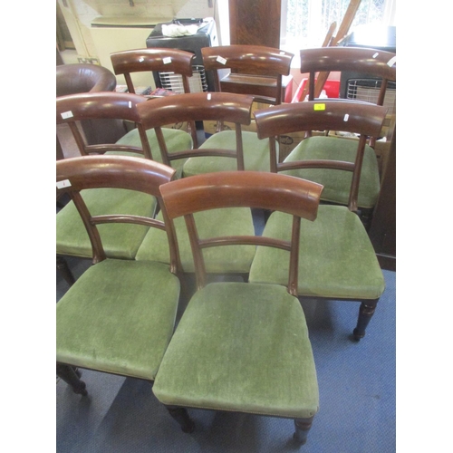 72 - A set of eight early 19th century Miles and Edwards mahogany bar back dining chairs on turned front ... 