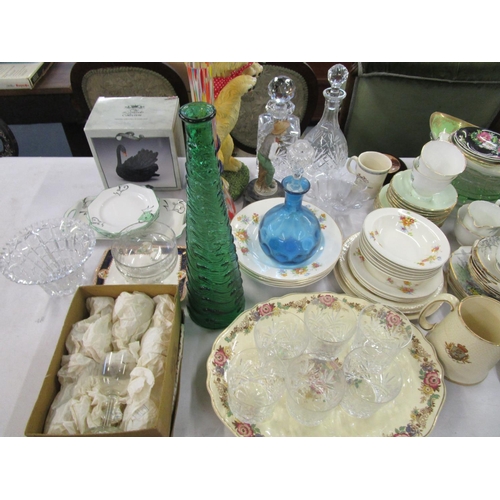 92 - A mixed lot of ceramics and glass to include a Melba china part tea set