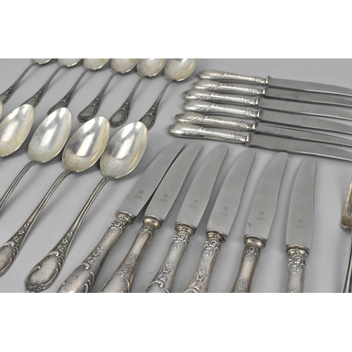 10 - A 20th century Italian silver cutlery set comprising six of each : dinner forks, dinner knives, tabl... 