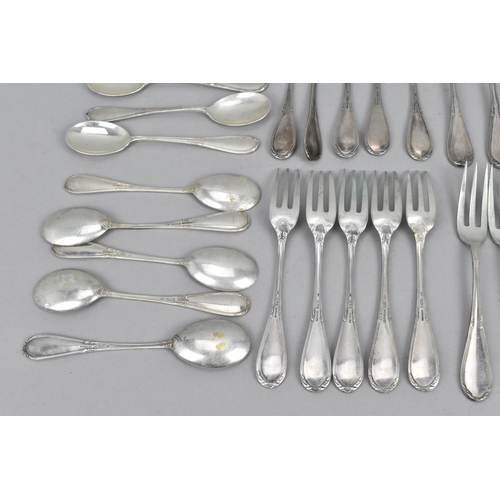 11 - A 20th century Italian silver twenty-four piece set of fish eaters, comprising twelve knives and for... 