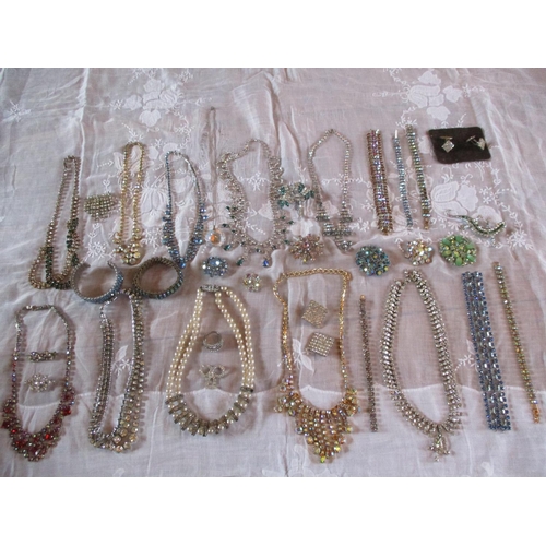 226 - A collection of mid to late 20th century diamante jewellery to include brooches, necklaces, bracelet... 