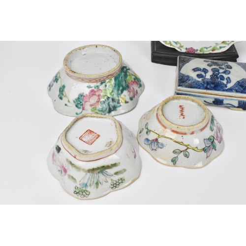 18 - A small collection of Chinese porcelain to include an 18th century export enamelled plate, a late Qi... 