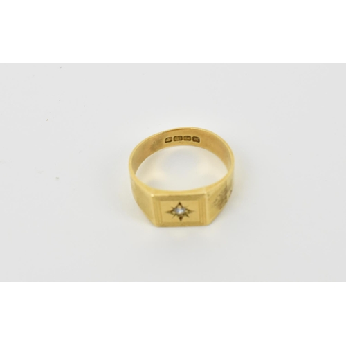 189 - A Victorian 18ct gold and diamond gentleman's signet ring, with engine turned pattern to the sides, ... 