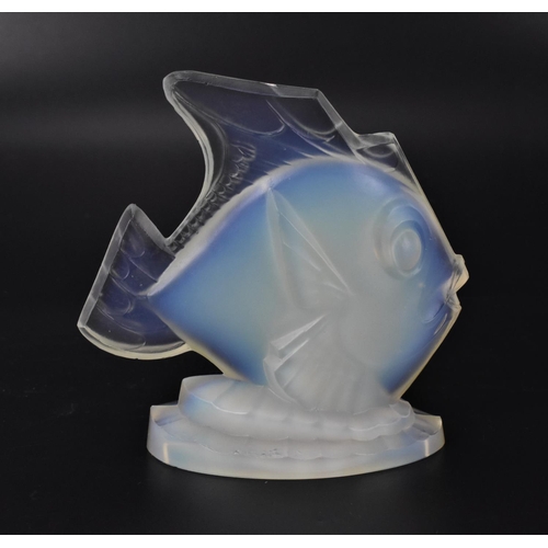 28 - An Art Deco style Sabino opalescent glass car mascot of an angelfish, with moulded 'SABINO FRANCE' m... 