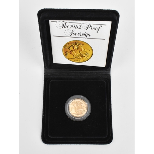 191 - A 1982 Royal Mint gold full sovereign coin, in presentation case