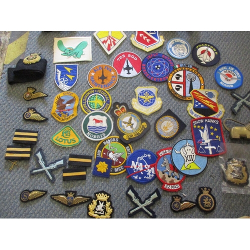 354 - Cloth badges to include aviation and space, British Airways blazer cloth badges and buttons, two avi... 