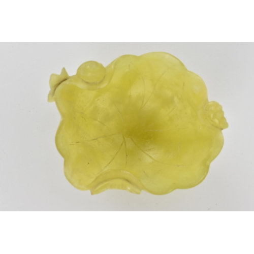 117 - A Chinese yellow/pale green jade bowl, fashioned as a leaf and other plants, 4.5cm high, 8.5cm wide ... 