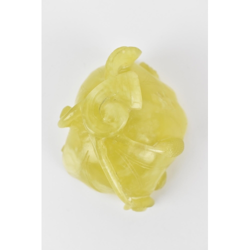 117 - A Chinese yellow/pale green jade bowl, fashioned as a leaf and other plants, 4.5cm high, 8.5cm wide ... 