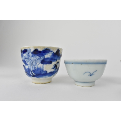 118 - Six Chinese Qing dynasty blue and white tea bowls, 19th/20th century, four decorated with flowers, o... 