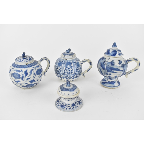 132 - Three Vung Tace cargo design bleu and white mustard pots, 17th/18th century two of globular shape, w... 